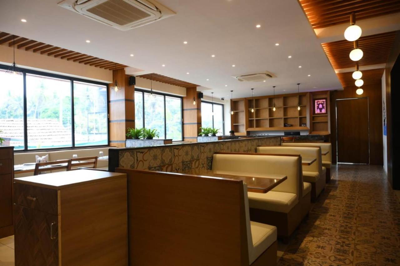 Shrreyas Inn Boarding & Lodging Кундапур Екстериор снимка