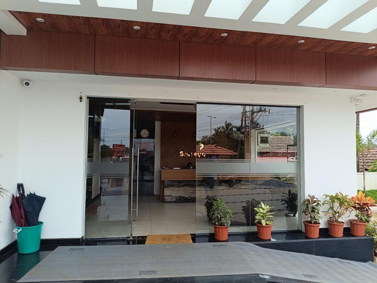 Shrreyas Inn Boarding & Lodging Кундапур Екстериор снимка